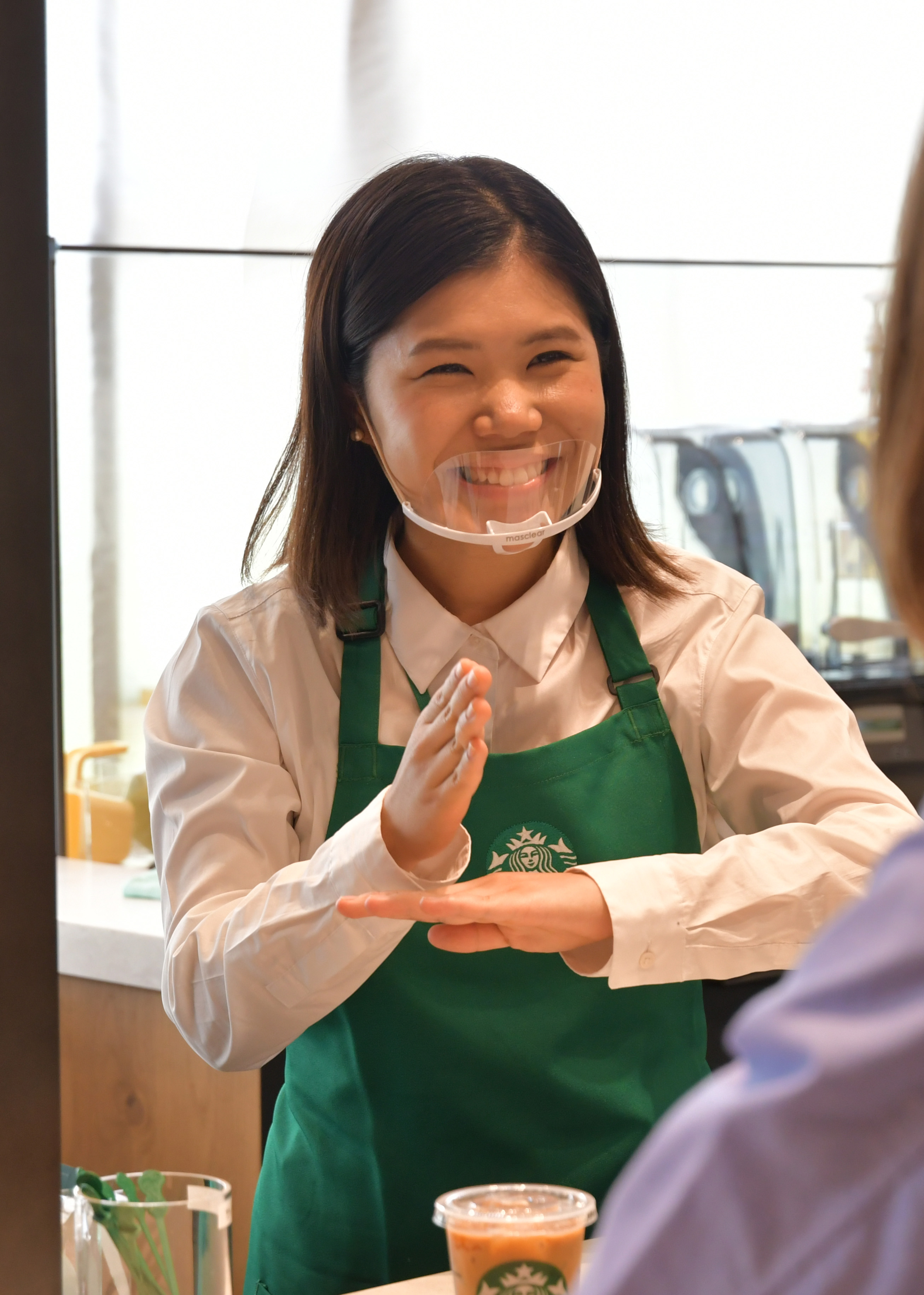 手話が共通言語となる国内初のスターバックス サイニングストアが東京 国立市にオープン スターバックス コーヒー Nonowa国立店 2020年6月27日 土 開業 スターバックス コーヒー ジャパン