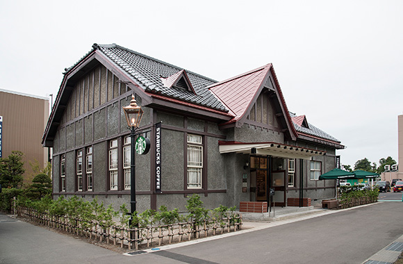 スターバックス コーヒー弘前公園前店>